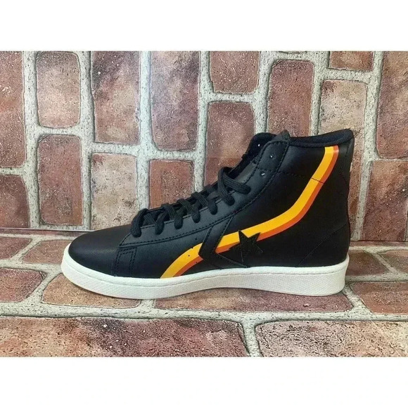 Athletic_Shoes